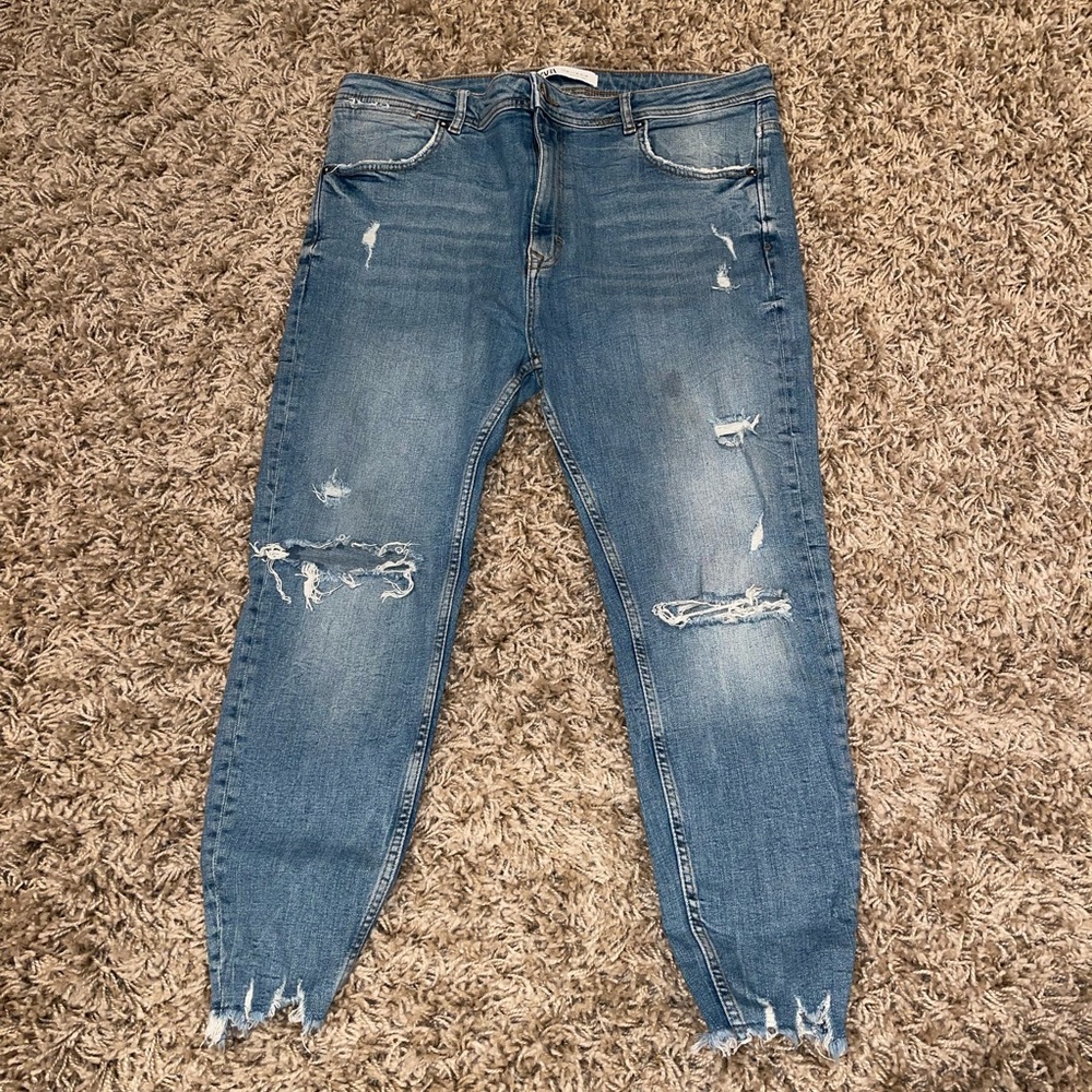 Men’s distressed ripped denims, stretch skinny fit, frayed hem